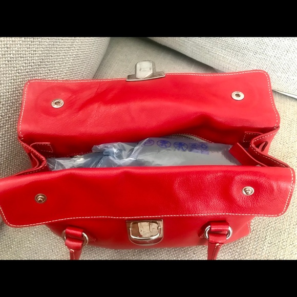 Prada handbag. - Picture 7 of 16